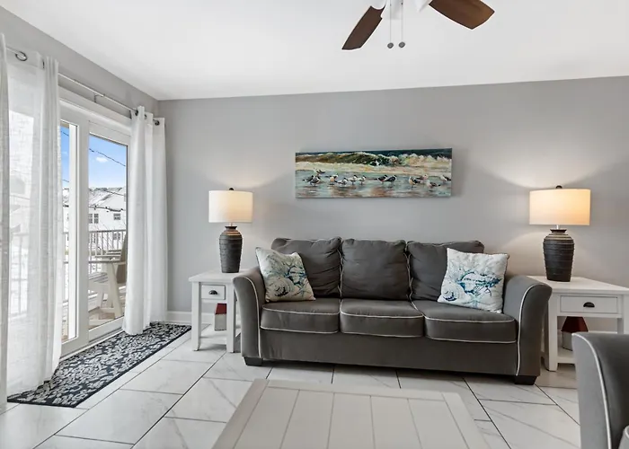 Сasa de vacaciones Bayfront 2 Bedroom On 72nd Street With Private Balcony And Sunset Views