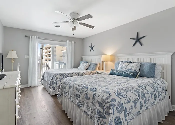Bayfront 2 Bedroom On 72nd Street With Private Balcony And Sunset Views