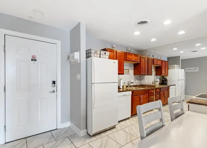 Bayfront 2 Bedroom On 72nd Street With Private Balcony And Sunset Views * Ocean City