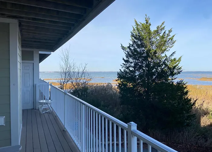 Holiday home Bayfront 2 Bedroom On 72nd Street With Private Balcony And Sunset Views *